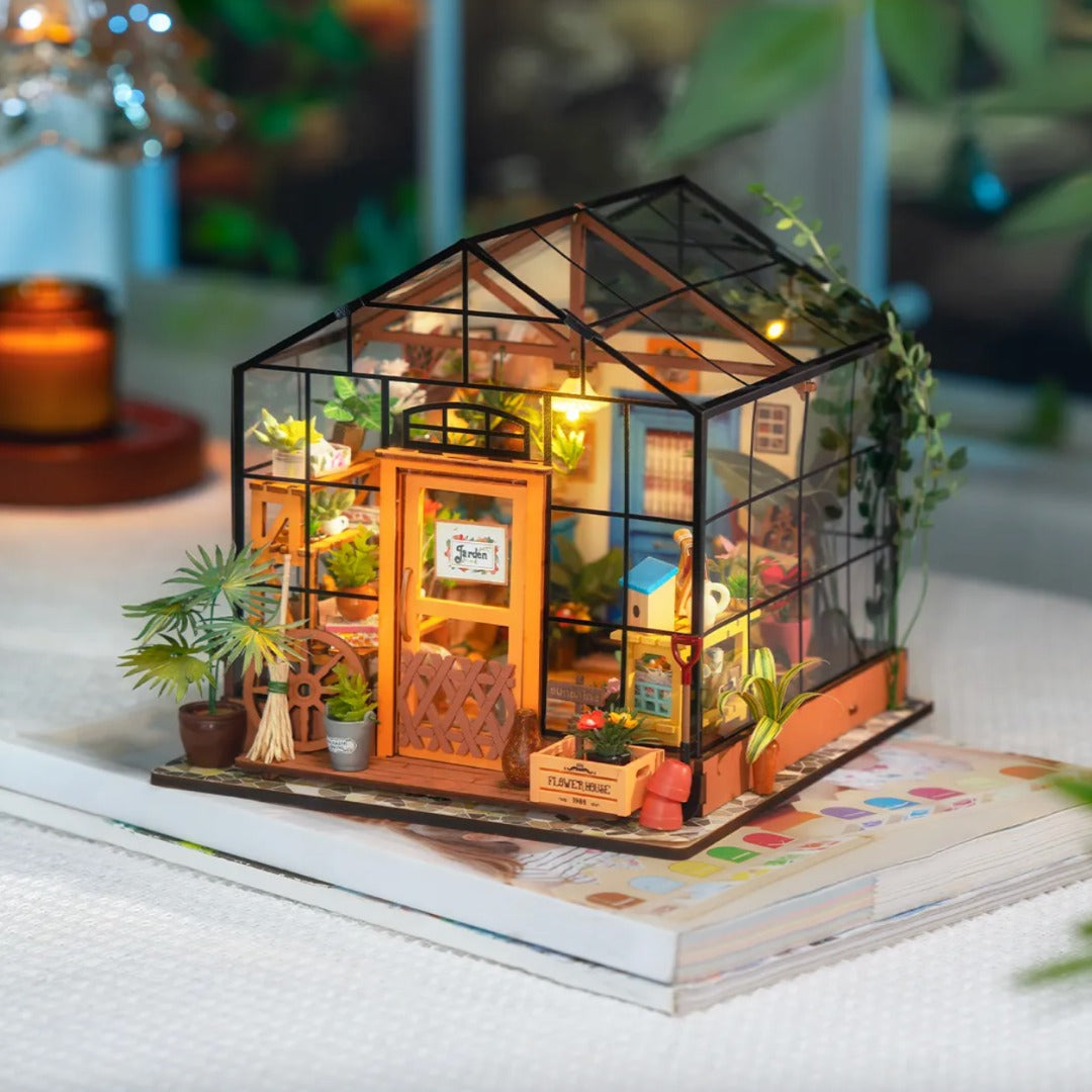 MINIATURE HOUSE DIY KITS