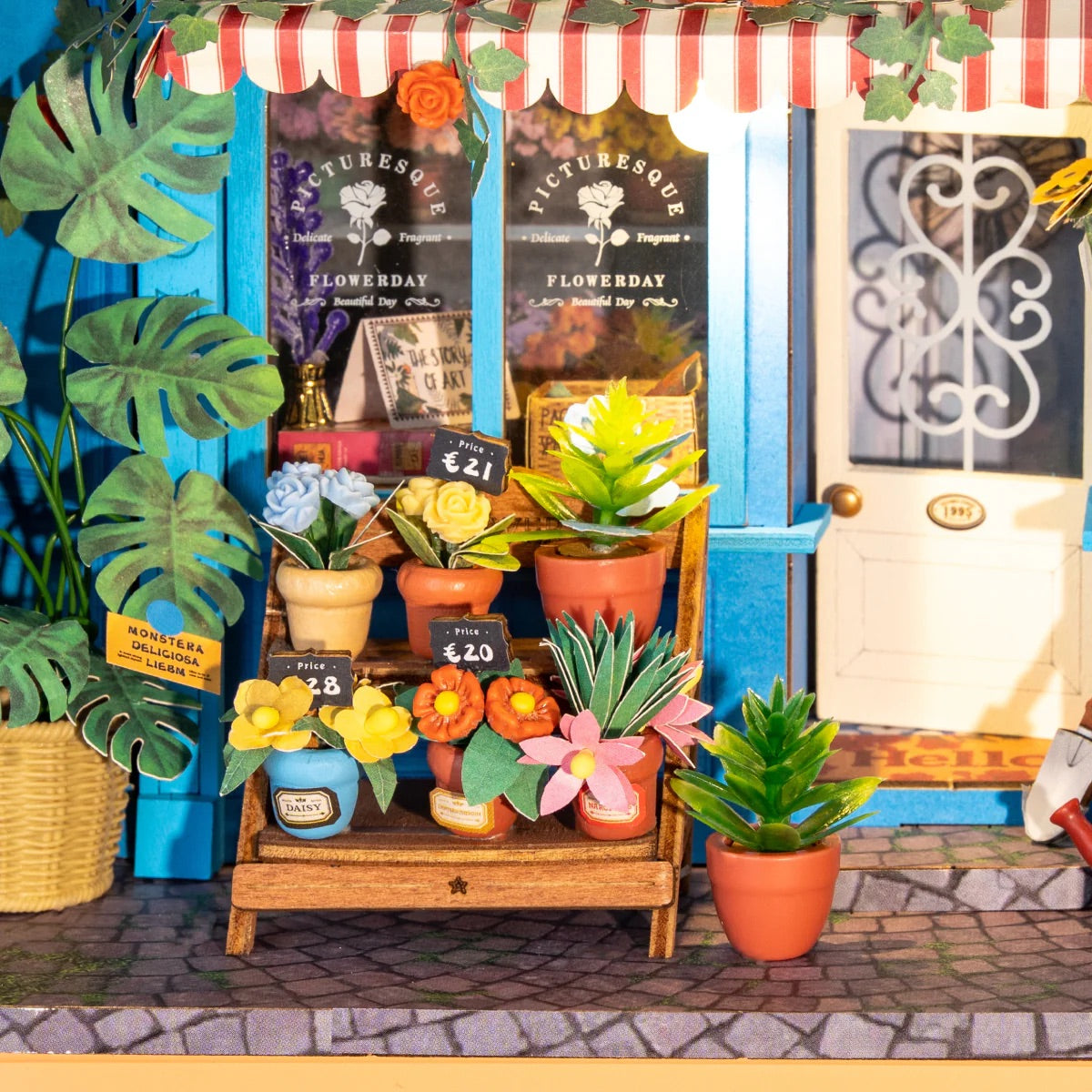 Daily Fresh Flower Framed Miniature Diorama