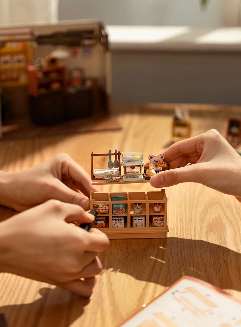 Becka's Baking House Miniature DIY Kit