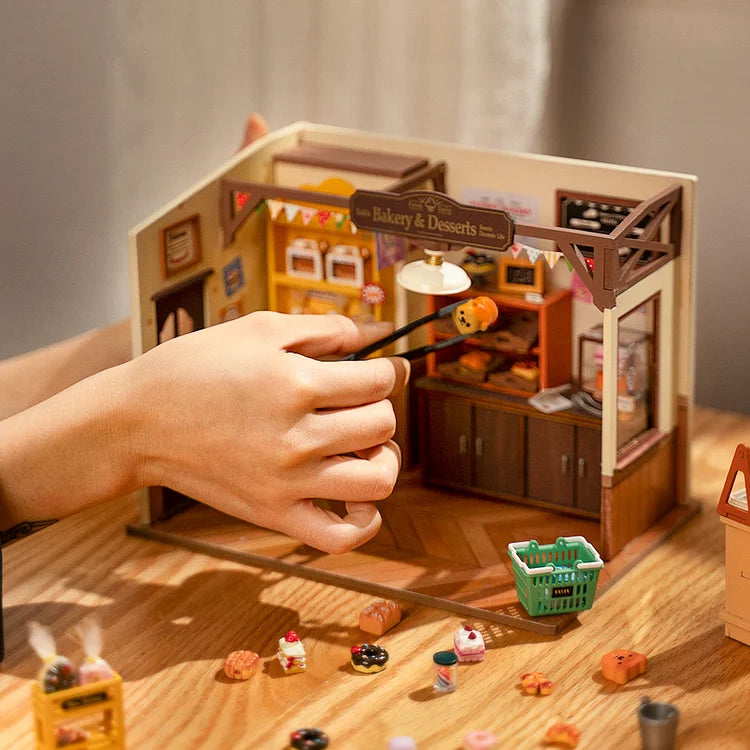 Becka's Baking House Miniature DIY Kit