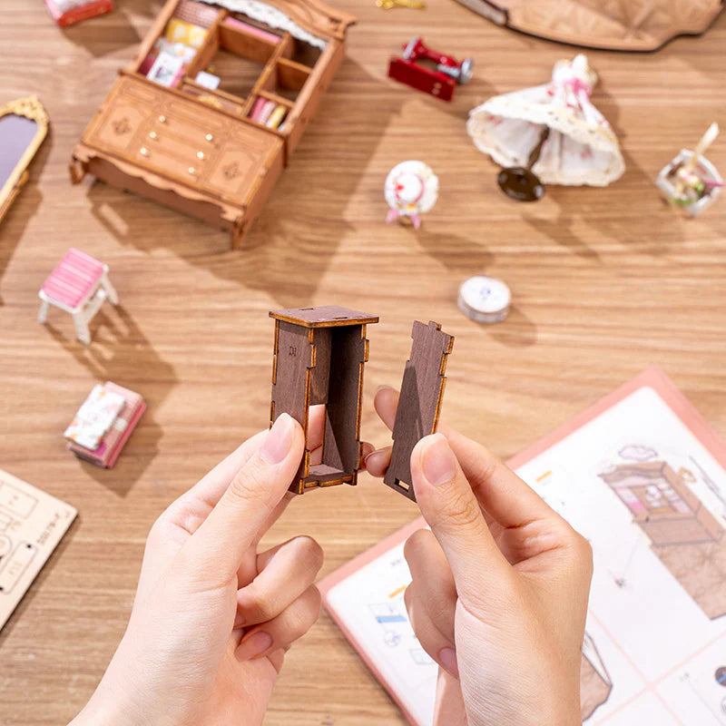 Elsa's Tailoring Miniature DIY Kit