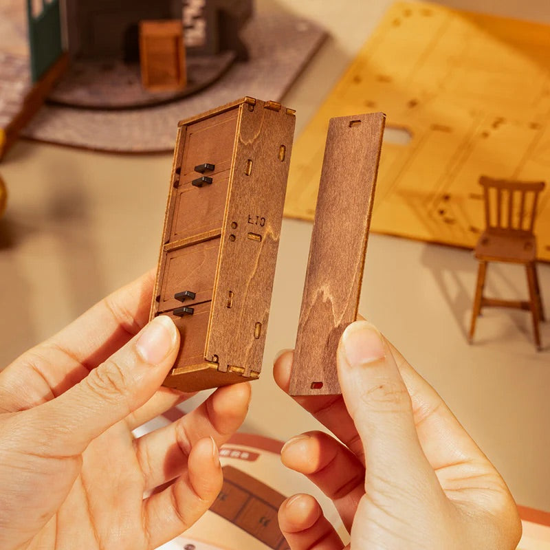 Tipsy Restaurant Miniature DIY Kit | Hobbynella