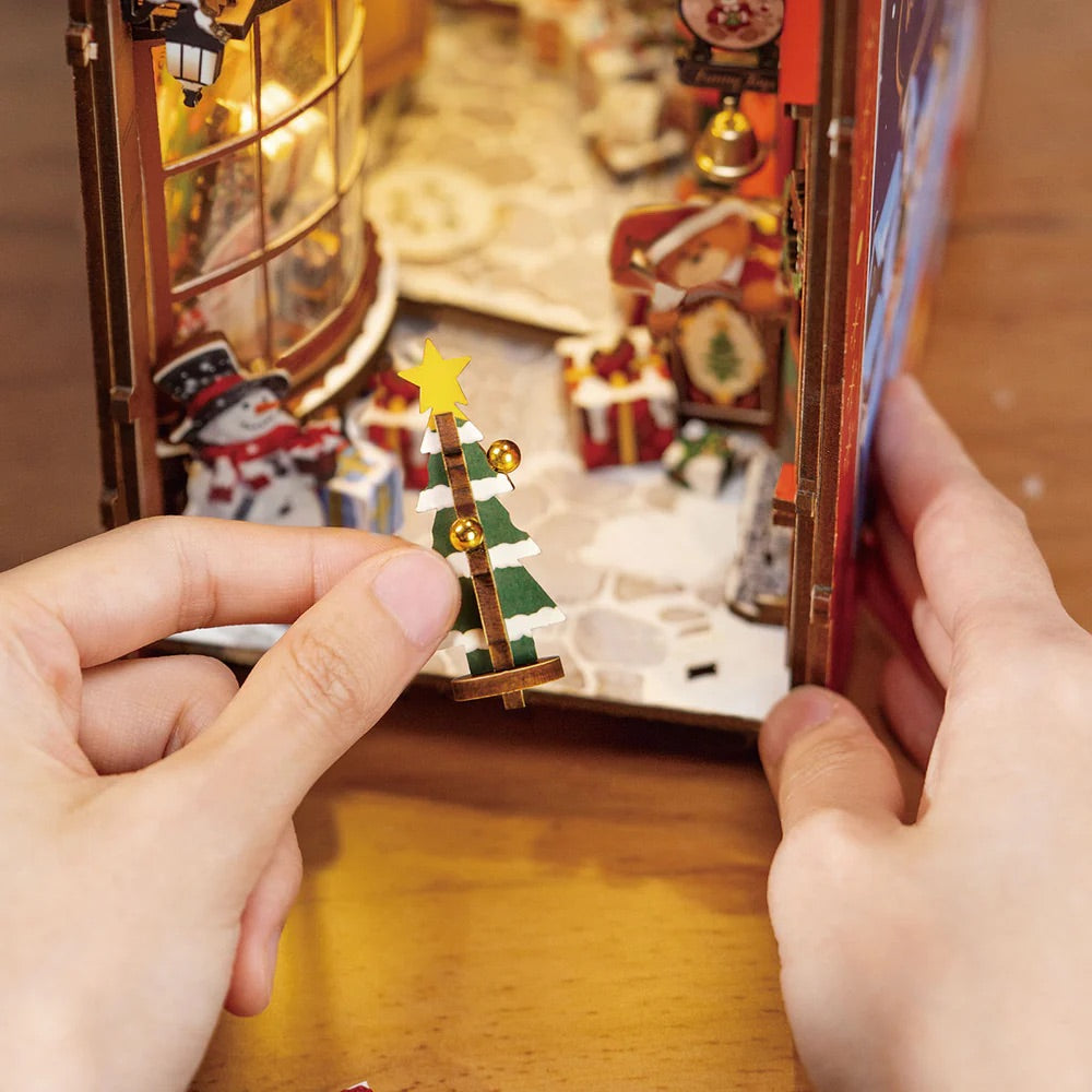 Christmas Street Diorama Book Nook DIY Kit | Hobbynella