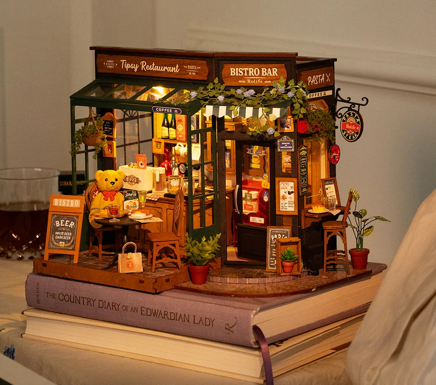 Tipsy Restaurant Miniature DIY Kit | Hobbynella