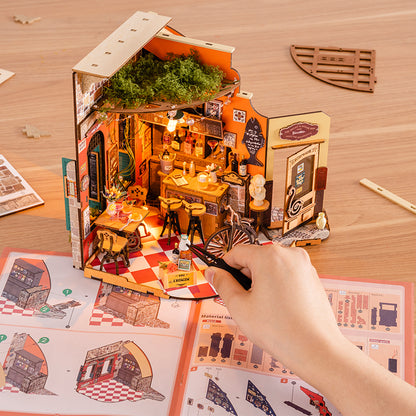 Cheers Bar & Dining Miniature DIY Kit