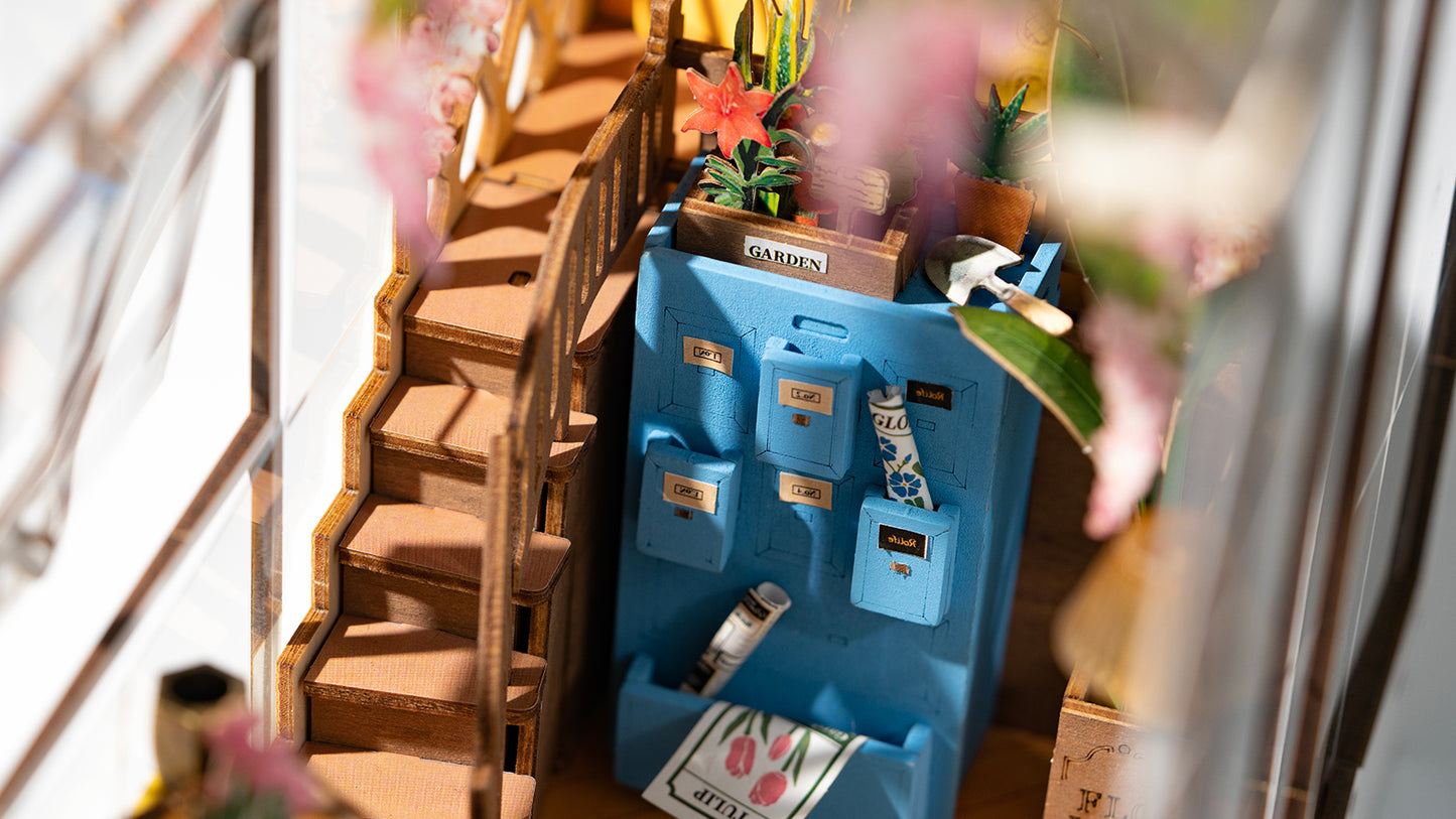 Garden House Diorama Book Nook DIY Kit | Hobbynella