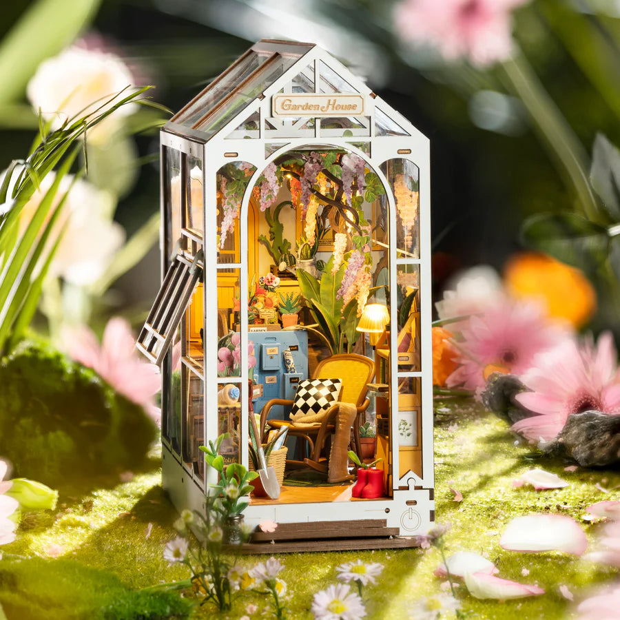 Garden House Diorama Book Nook DIY Kit | Hobbynella