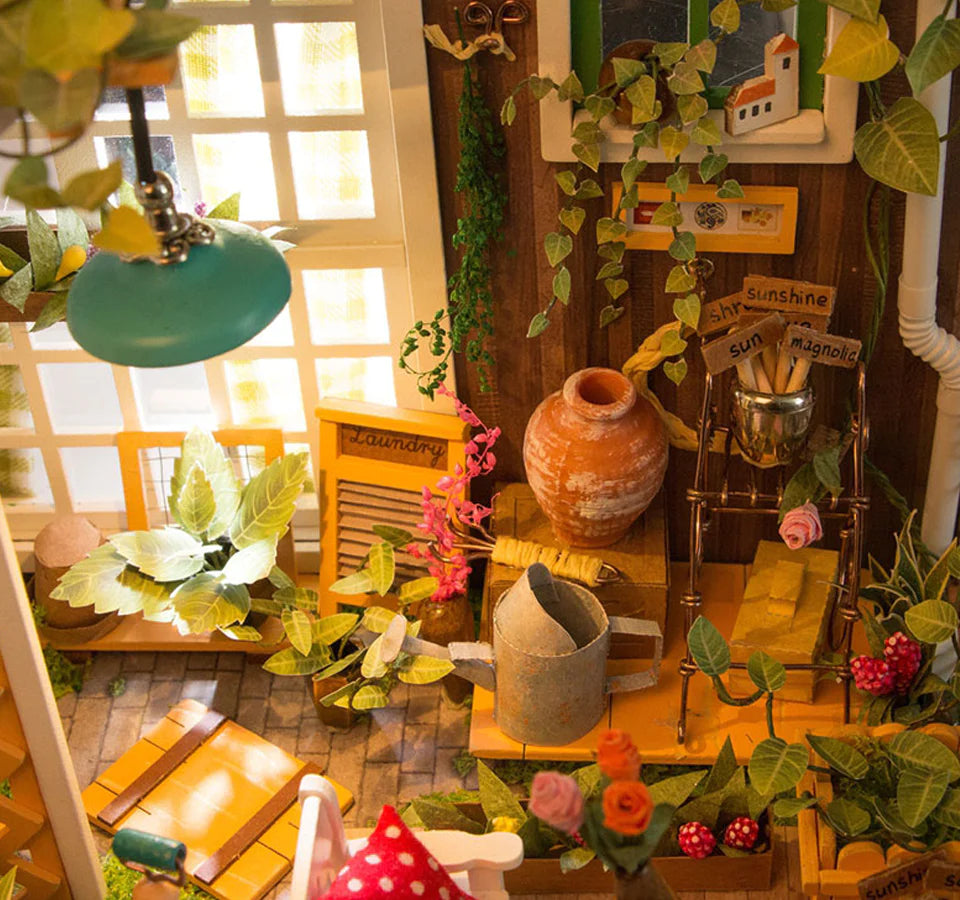 Miller's Garden Miniature House DIY Kit